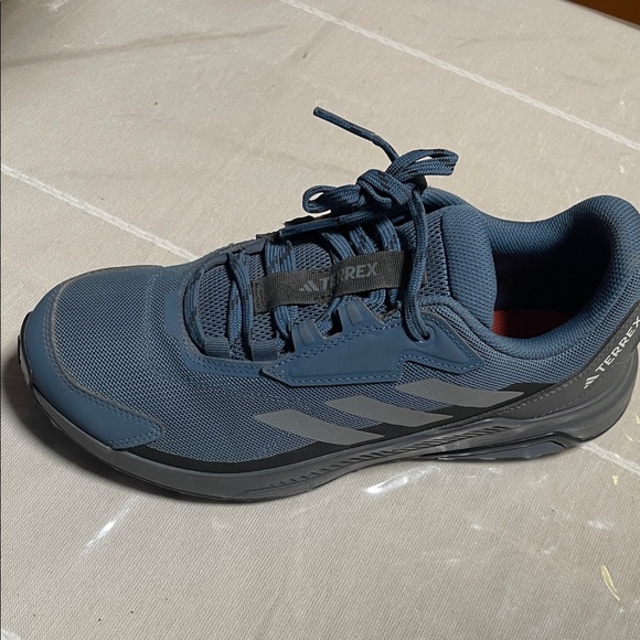 Adidas Terrex Navy and Gray Trail Shoes - Picture 5 of 7